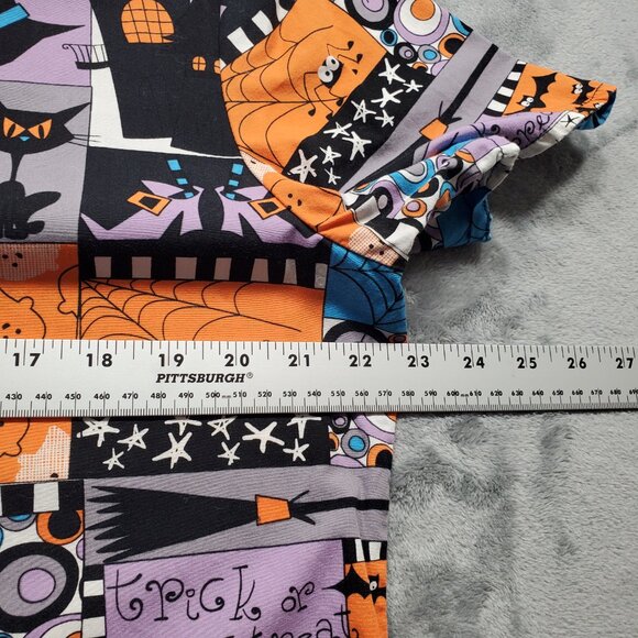 Zoe + Chloe Halloween Vneck Scrub Top 2 Pockets Spooky Eyes and Spiders Wms Sz L - Picture 9 of 10